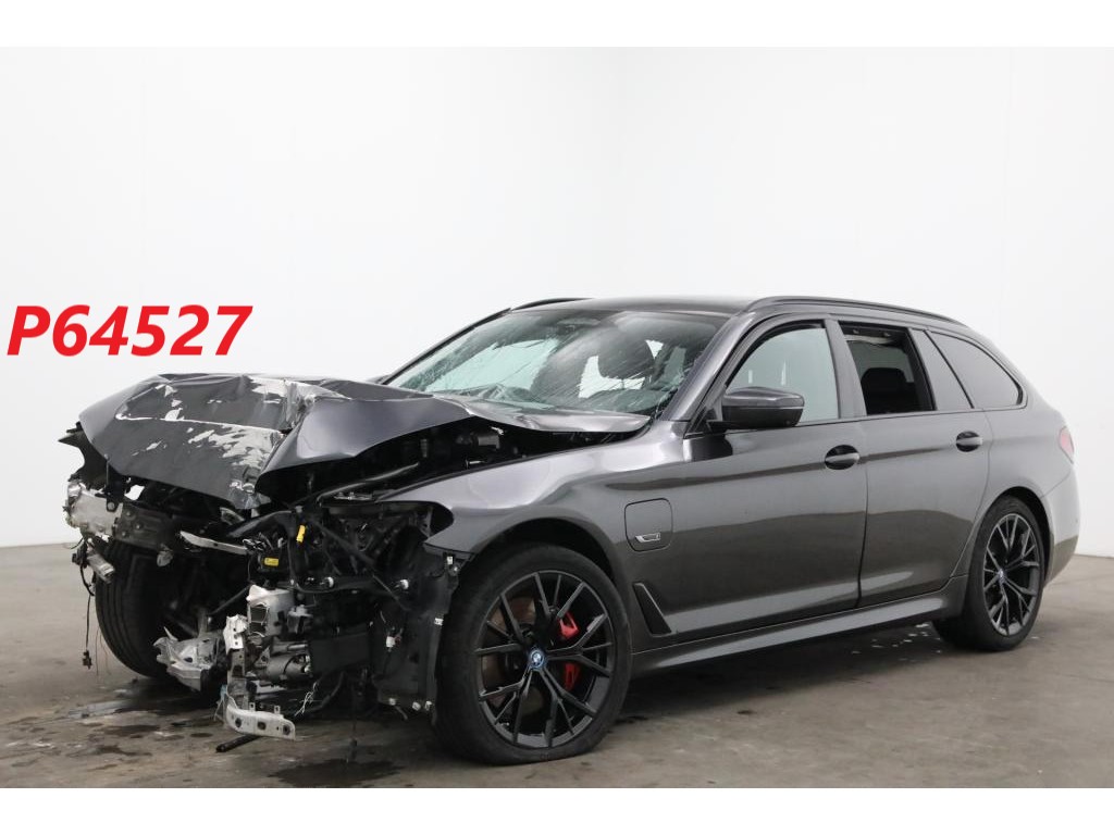 BMW 5 Serie Touring 530e xDrive Business Ed. Pano LED ACC Leder AHK